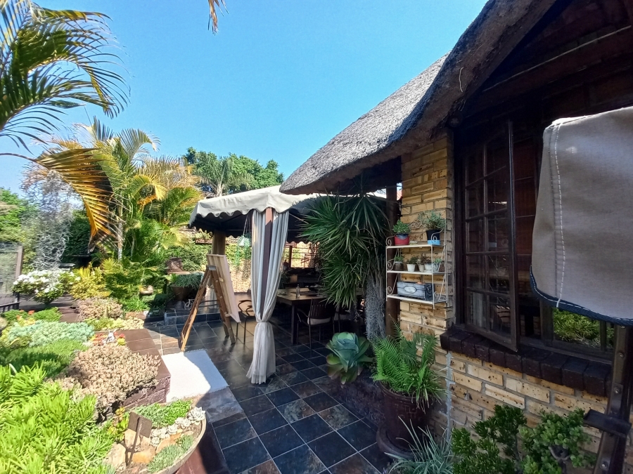 2 Bedroom Property for Sale in Safari Gardens North West